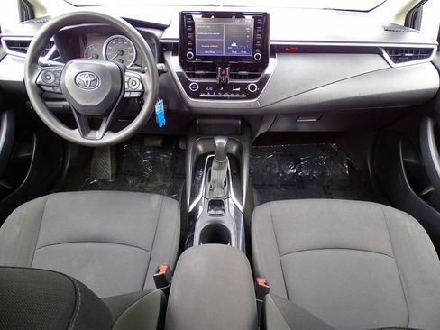 Used 2022 Toyota Corolla LE FWD image 28