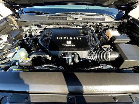 Certified 2025 INFINITI QX80 Pure image 11