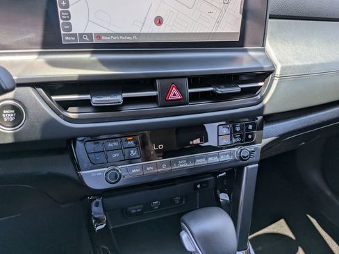 Certified 2025 Kia Seltos EX AWD/4WD image 25