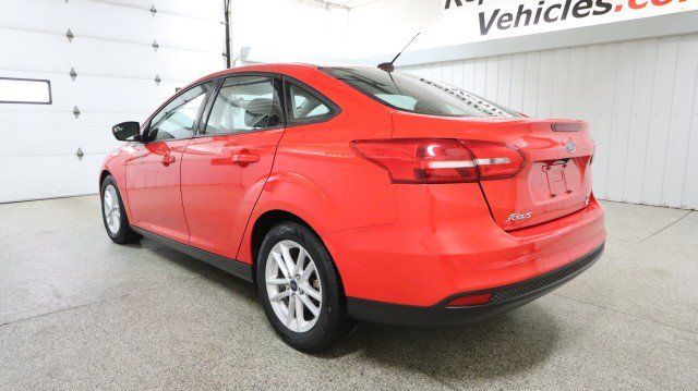 Used 2017 Ford Focus SE FWD image 3