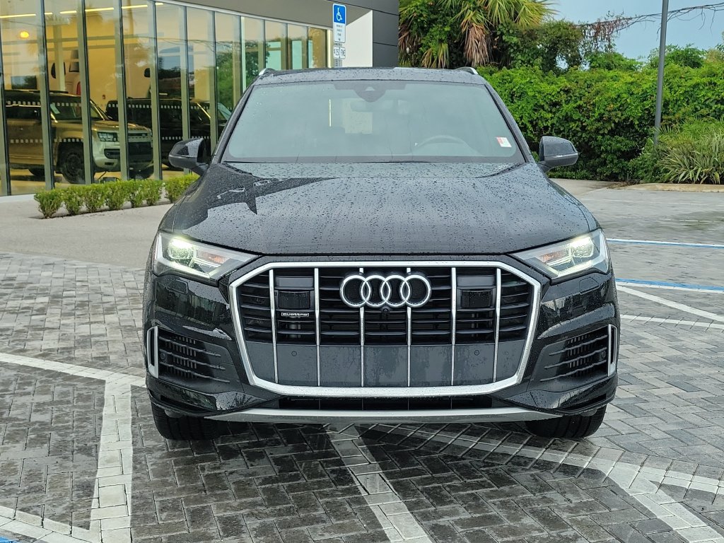 Used 2022 Audi Q7 3.0T Premium Plus w/ Premium Plus Package AWD/4WD image 8