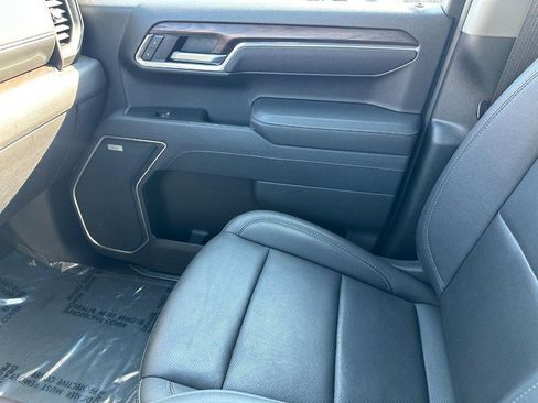 Used 2025 GMC Sierra 1500 SLT w/ SLT Convenience Package AWD/4WD image 24