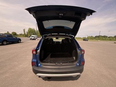Certified 2023 Ford Escape Platinum AWD/4WD image 25
