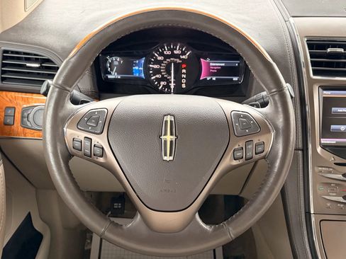 Used 2014 Lincoln MKX AWD w/ Equipment Group 102A image 32