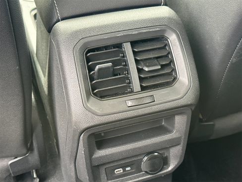 Used 2021 Volkswagen Tiguan SEL image 13