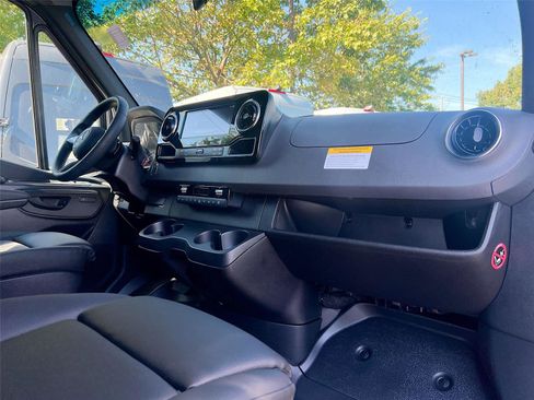 New 2025 Mercedes-Benz Sprinter 2500 image 24