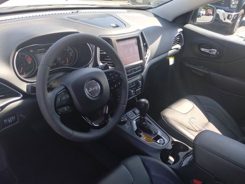 Used 2023 Jeep Cherokee Altitude Lux image 9