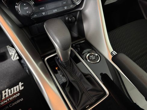 Used 2025 Mitsubishi Eclipse Cross ES image 17