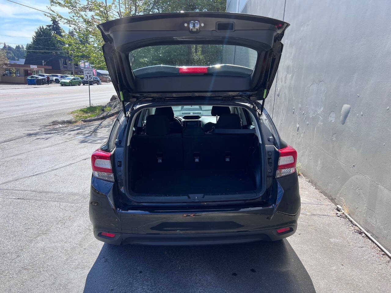 Used 2017 Subaru Impreza 2.0i AWD/4WD image 7