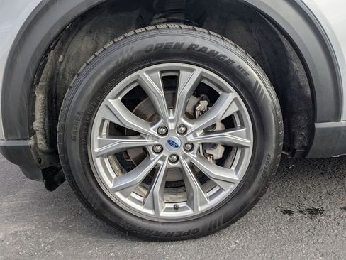 Used 2022 Ford Explorer XLT w/ Equipment Group 202A image 35