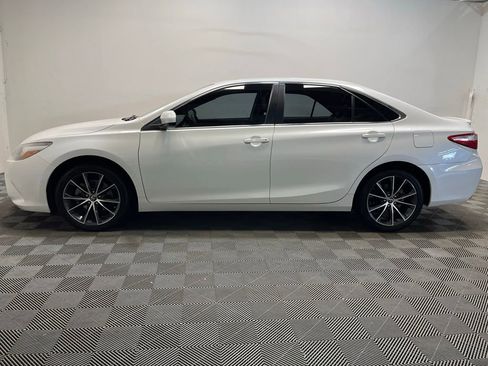Used 2017 Toyota Camry XSE w/ Moonroof Package image 23