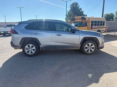 Used 2019 Toyota RAV4 LE FWD image 6