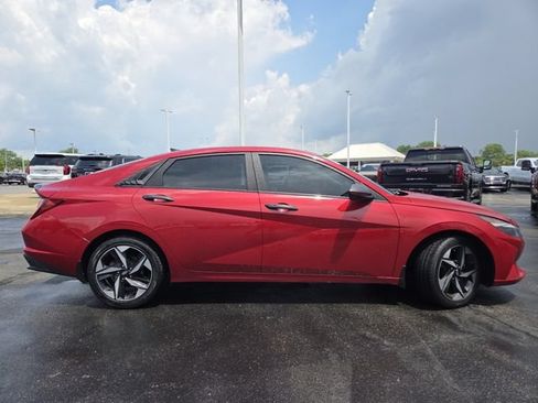 Used 2023 Hyundai Elantra SEL w/ Convenience Package FWD image 18