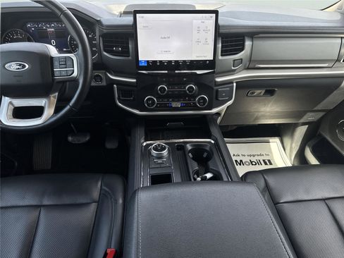 Used 2024 Ford Expedition XLT image 15