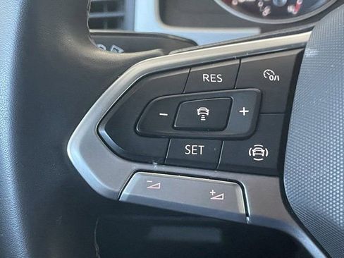 Used 2021 Volkswagen Atlas Cross Sport SE FWD image 9