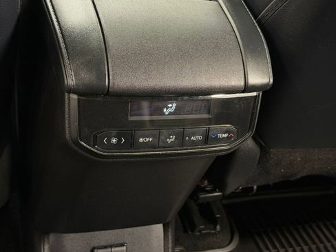 Used 2023 Toyota Highlander XSE AWD/4WD image 24