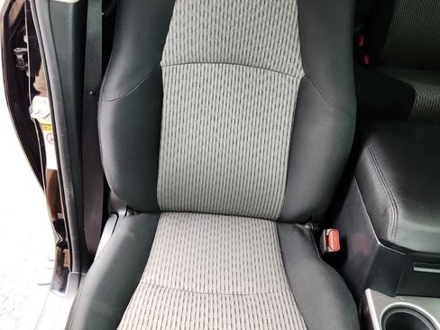 Used 2017 Toyota 4Runner SR5 AWD/4WD image 17