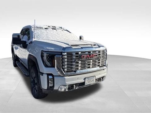 Used 2024 GMC Sierra 3500 Denali w/ Denali Reserve Package image 2