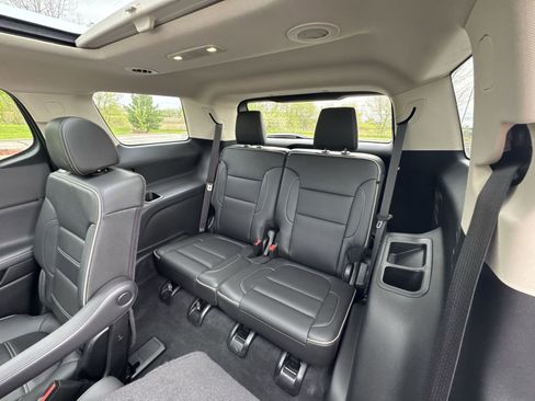 Used 2023 GMC Acadia Denali w/ Denali Ultimate Package AWD/4WD image 27