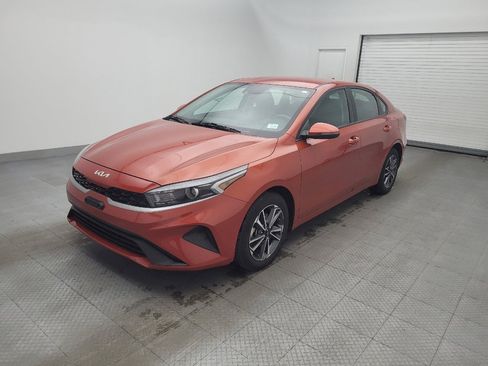 Used 2023 Kia Forte LXS w/ LXS Technology Package image 2