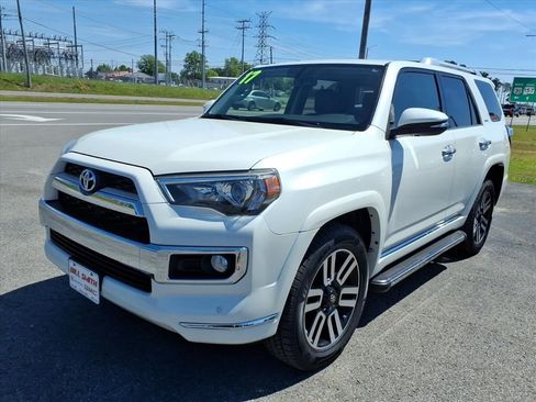 Used 2017 Toyota 4Runner Limited AWD/4WD image 3