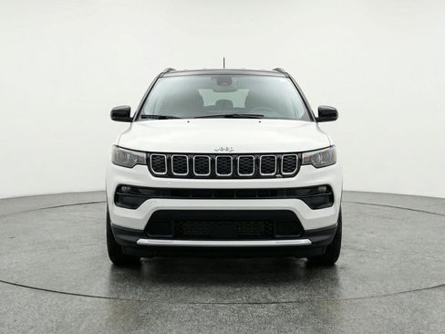 Used 2025 Jeep Compass Limited AWD/4WD image 2