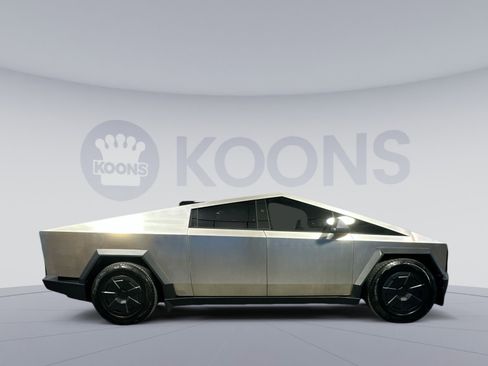 Used 2024 Tesla Cybertruck AWD Crew Cab image 8