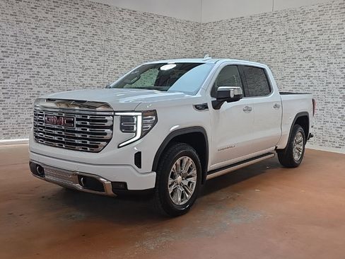 Used 2022 GMC Sierra 1500 Denali w/ Denali Carbonpro Edition image 3