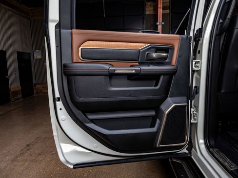 Used 2020 RAM 3500 Limited image 38