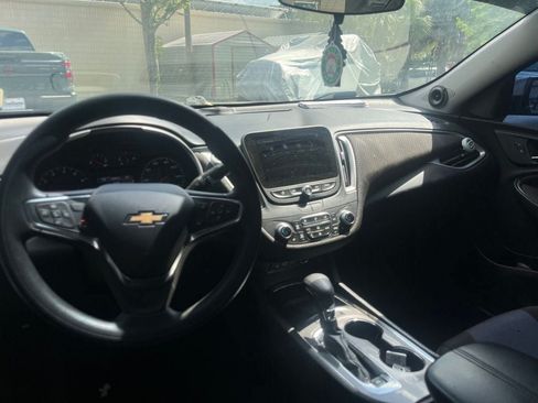 Used 2024 Chevrolet Malibu LT FWD image 2