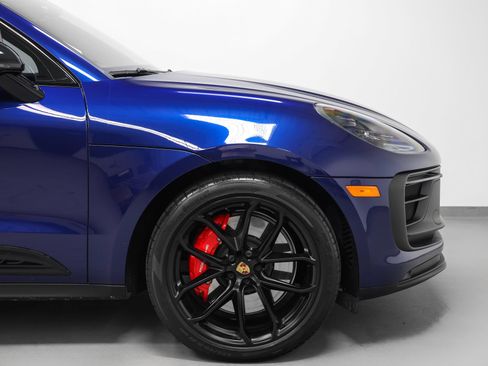 Certified 2024 Porsche Macan GTS w/ GTS Sport Package AWD/4WD image 15