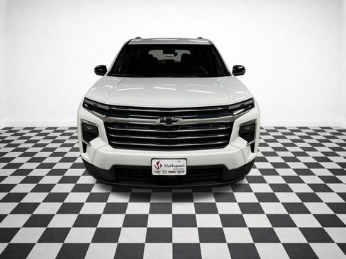 New 2026 Chevrolet Traverse LT w/ Driver Confidence Package image 3