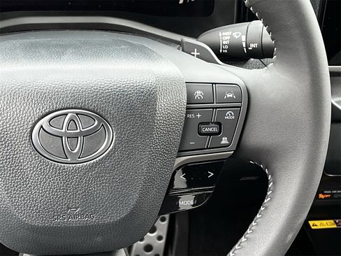 New 2026 Toyota Camry Hybrid image 14