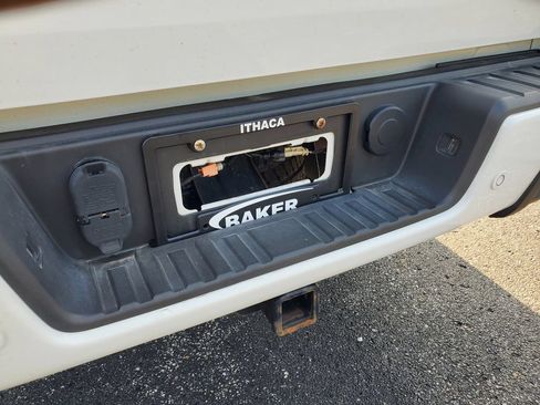 Used 2021 Chevrolet Colorado Z71 AWD/4WD image 36