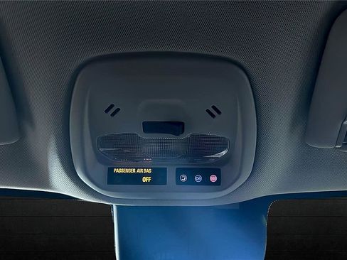 Used 2025 Chevrolet Trax ACTIV w/ Driver Confidence Package image 11