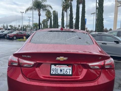 Used 2022 Chevrolet Malibu LT w/ Leather Package image 4
