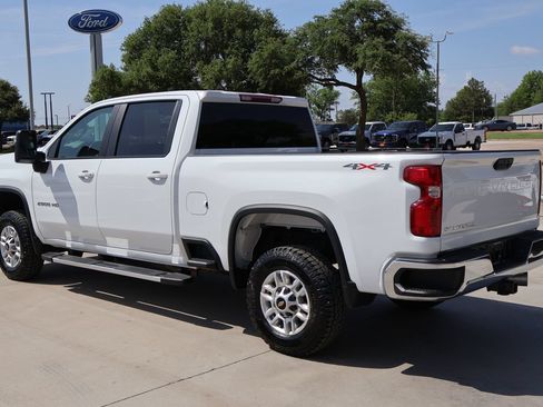Used 2025 Chevrolet Silverado 2500 LT w/ Convenience Package AWD/4WD image 12
