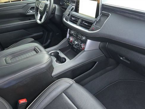 Used 2024 GMC Yukon SLT image 19