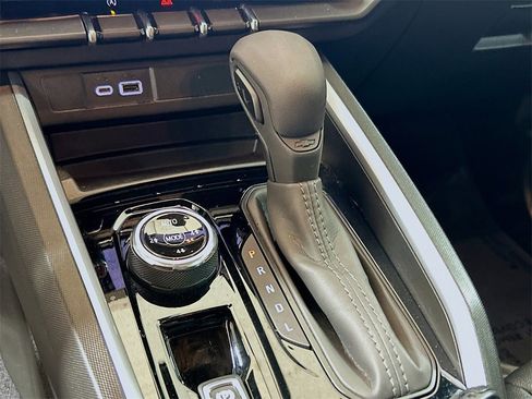 Used 2025 Chevrolet Colorado Trail Boss image 15