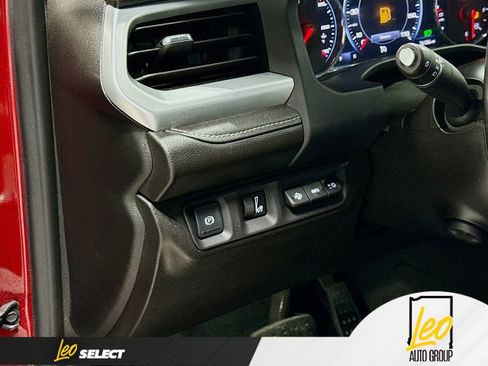 Used 2021 GMC Acadia SLT w/ Technology Package AWD/4WD image 13