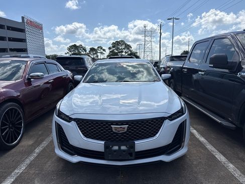 Used 2022 Cadillac CT5 Luxury w/ Cold Weather Package RWD image 2