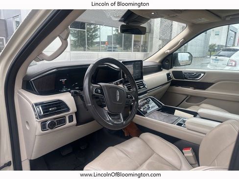 Used 2018 Lincoln Navigator Reserve w/ Technology Package image 12