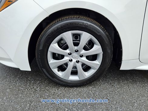 Used 2024 Toyota Corolla LE image 9