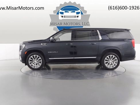 Used 2022 GMC Yukon XL Denali image 7