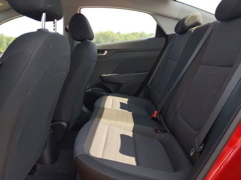 Used 2019 Hyundai Accent SE FWD image 12
