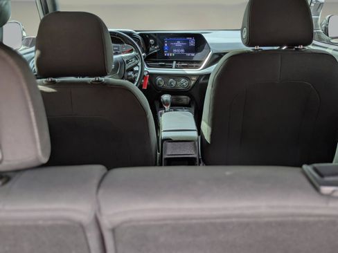 Used 2024 Chevrolet Trax RS image 12