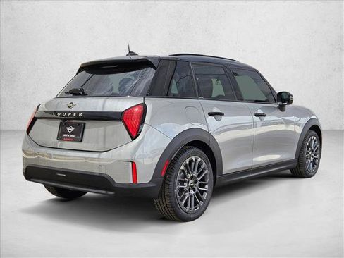 New 2026 MINI Cooper 4-Door Hardtop FWD image 2