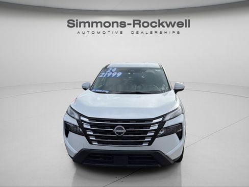 Used 2024 Nissan Rogue SV image 59