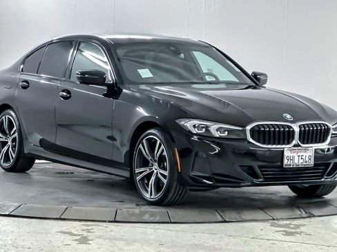 Used 2023 BMW 330i Sedan w/ Premium Package image 9