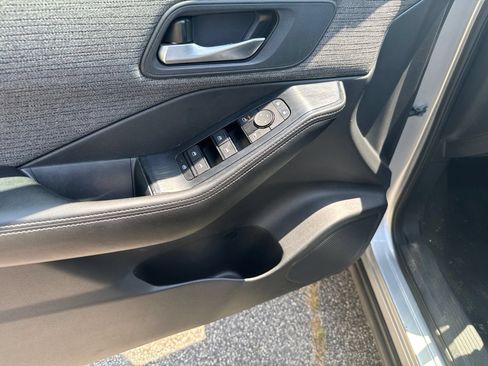 Used 2021 Nissan Rogue SV FWD image 13